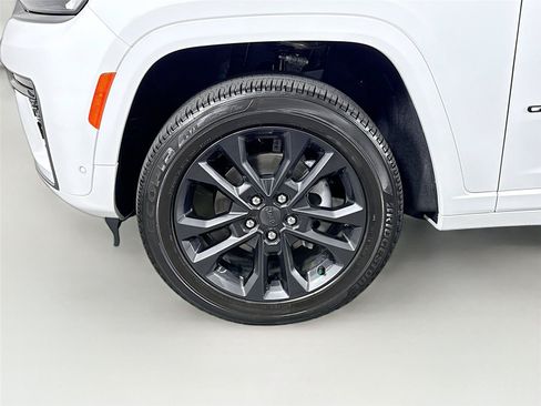 Used 2026 Jeep Grand Cherokee Limited AWD/4WD image 47