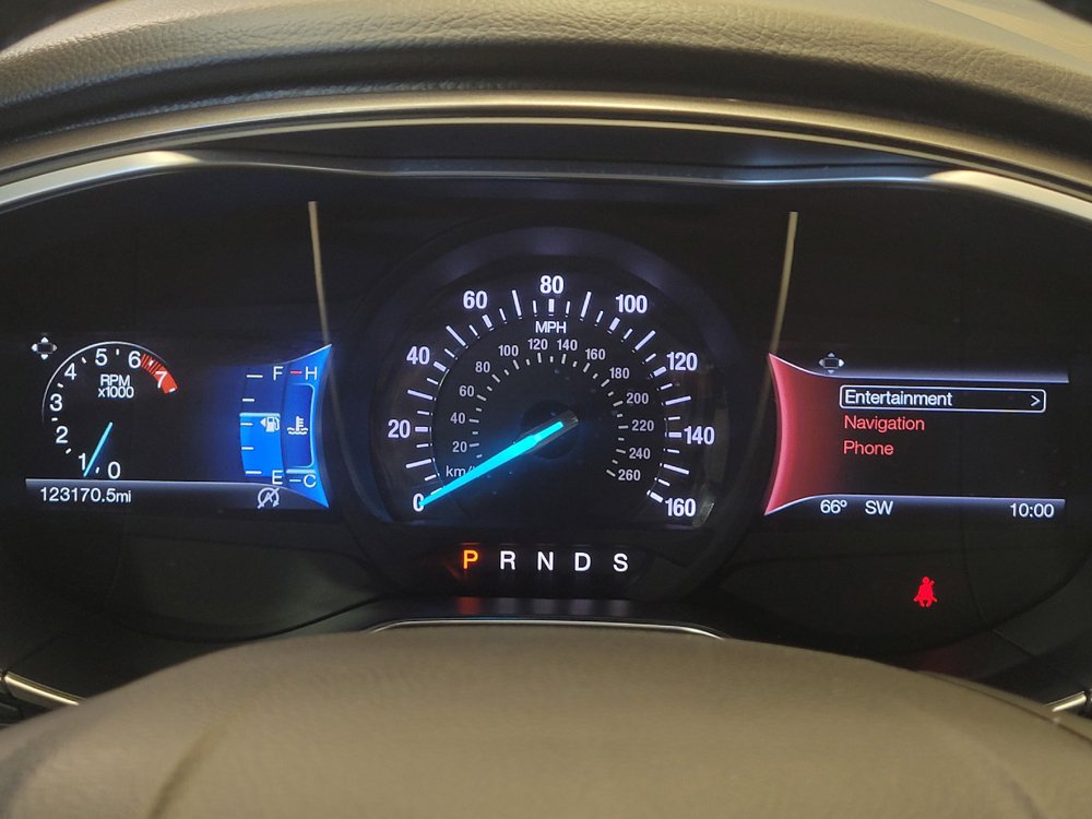 Used 2017 Ford Fusion SE w/ Fusion SE Technology Package FWD image 23