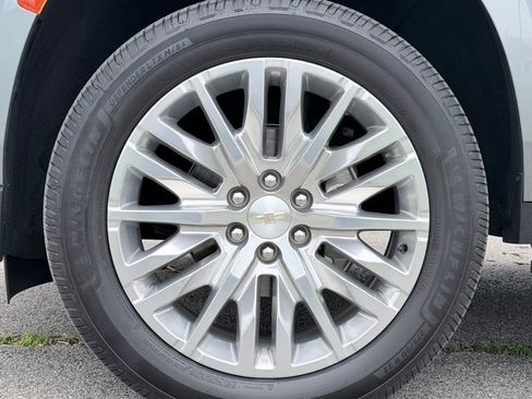 Used 2022 Chevrolet Tahoe LT w/ LT Signature Plus Package image 40