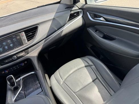 Used 2019 Buick Enclave Essence AWD/4WD image 19