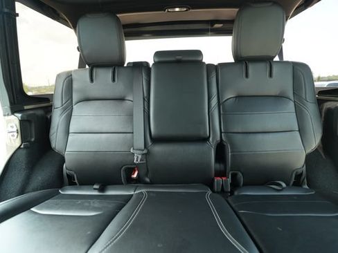 Used 2022 Jeep Wrangler Unlimited Sahara AWD/4WD image 37