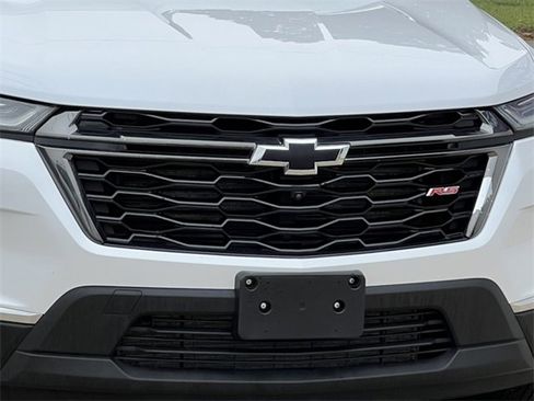 Used 2023 Chevrolet Traverse RS image 45