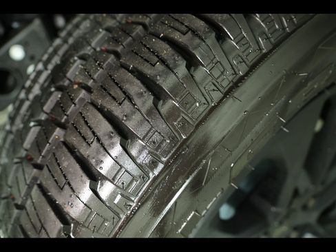 Used 2023 Jeep Gladiator Overland image 12