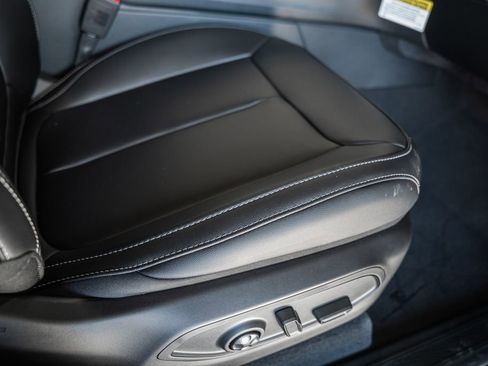 New 2025 Jeep Grand Cherokee Limited w/ MOPAR Finishing Package image 32