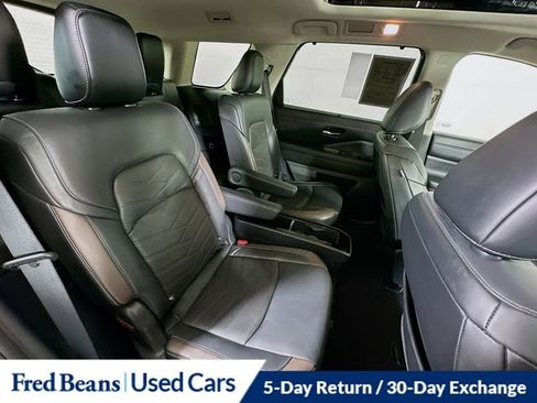 Used 2022 Nissan Pathfinder Platinum w/ Cargo Package image 32