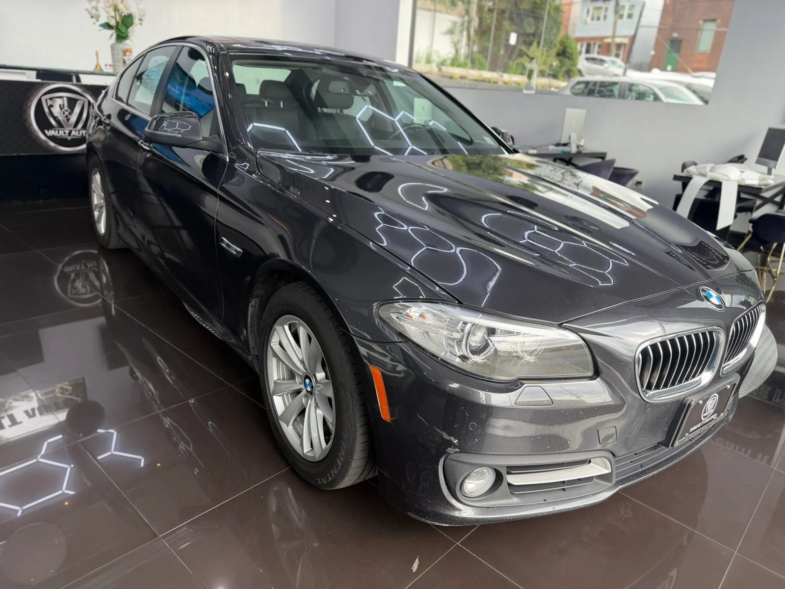 Used 2016 BMW 528i xDrive Sedan AWD/4WD image 3