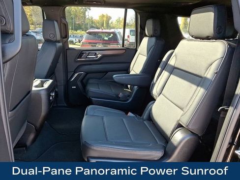 Used 2025 GMC Yukon XL Denali image 12