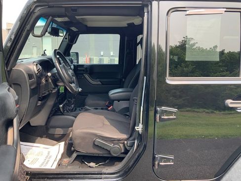 Used 2017 Jeep Wrangler Unlimited Sport w/ Quick Order Package 23S AWD/4WD image 13