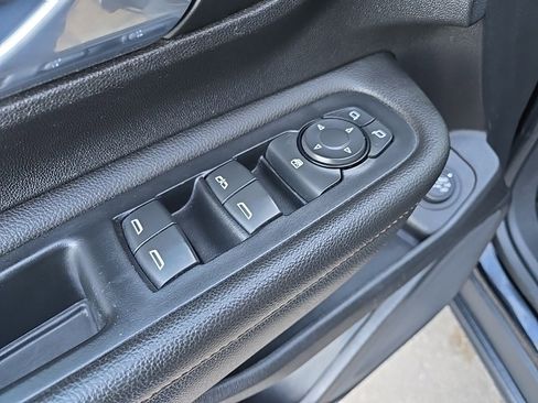 Used 2021 GMC Terrain SLT image 30