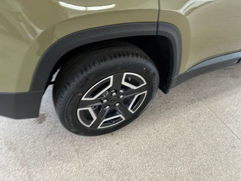 New 2026 Jeep Cherokee Laredo AWD/4WD image 19
