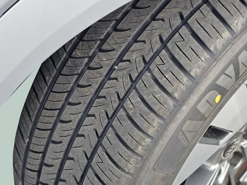 Used 2022 Audi e-tron Premium image 21