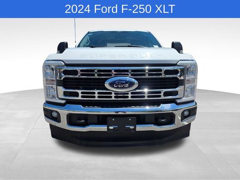 Used 2024 Ford F250 XLT w/ FX4 Off-Road Package AWD/4WD image 9