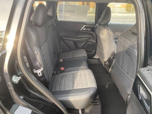 New 2026 Mitsubishi Outlander SE image 26