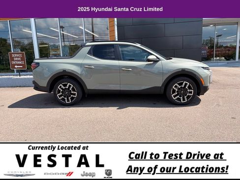 Used 2025 Hyundai Santa Cruz Limited AWD/4WD image 7