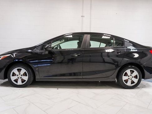 Used 2017 Chevrolet Cruze LS image 8