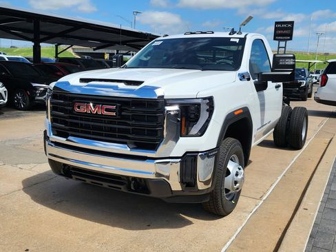 New 2026 GMC Sierra 3500 Pro w/ Convenience Package AWD/4WD image 7