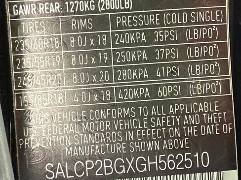 Used 2016 Land Rover Discovery Sport SE image 17