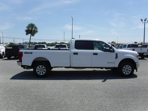 Used 2022 Ford F350 XLT image 3