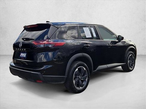 Used 2025 Nissan Rogue SV FWD image 5