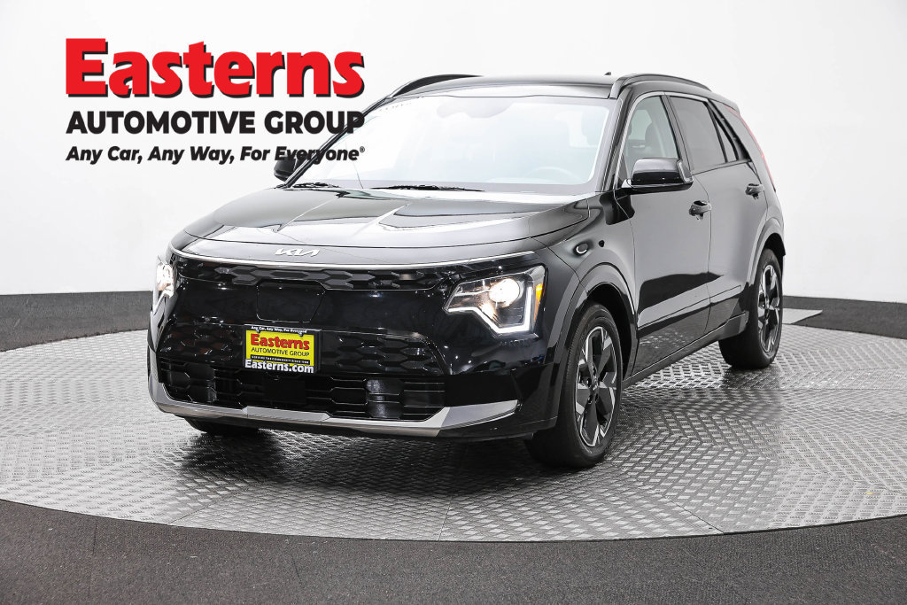 Used 2023 Kia Niro Wind w/ Wind Preserve Package FWD image 1