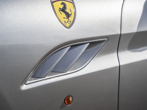 Used 2010 Ferrari California image 21