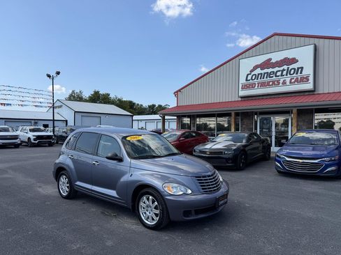 Used 2007 Chrysler PT Cruiser Touring FWD image 2