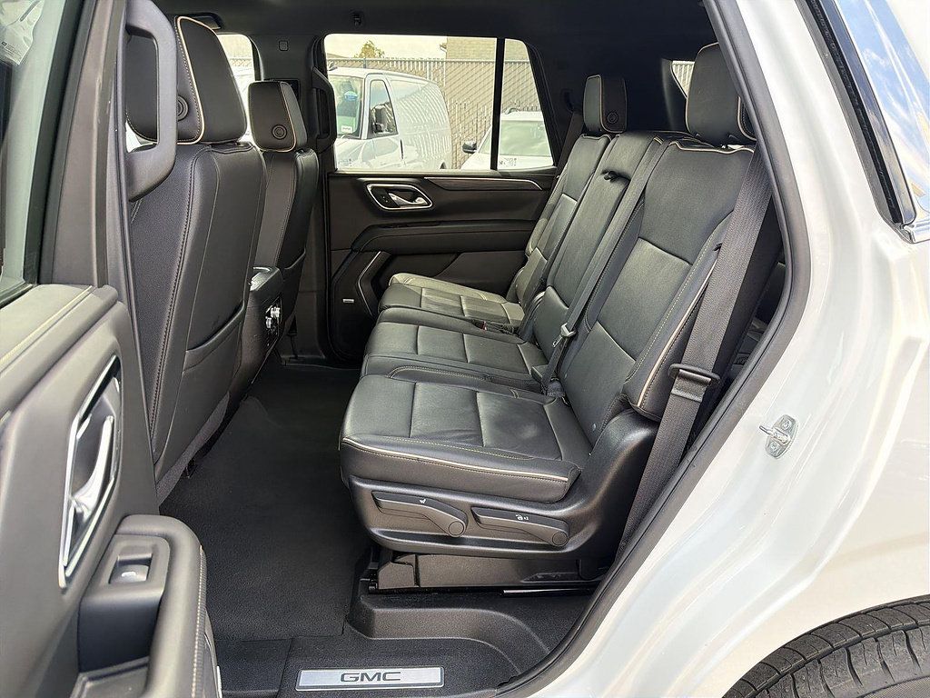 Used 2024 GMC Yukon SLT RWD image 24