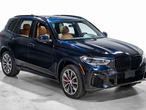 Used 2023 BMW X5 M50i w/ Executive Package image 3