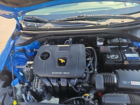 Used 2017 Hyundai Elantra SE image 34