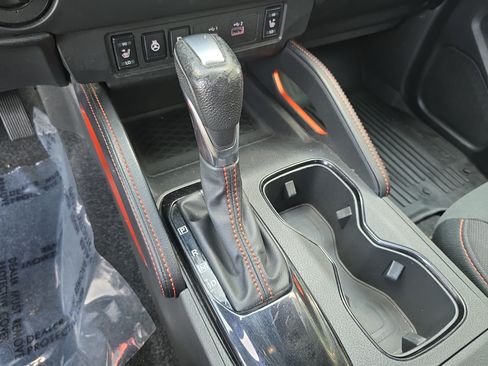 Used 2022 Nissan Frontier PRO-4X AWD/4WD image 25