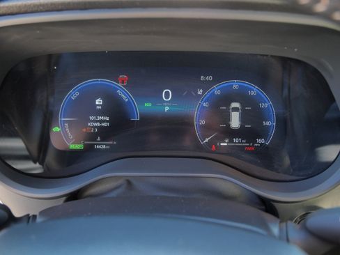 Certified 2025 Toyota Sienna Platinum FWD image 22