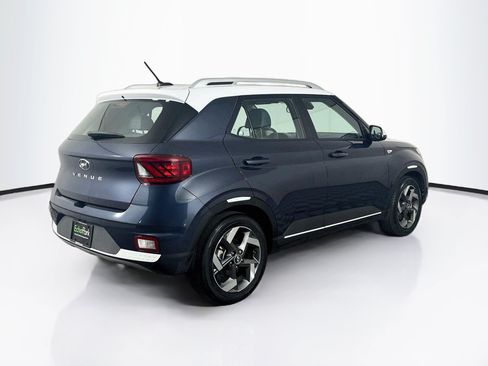 Used 2023 Hyundai Venue Limited FWD image 9