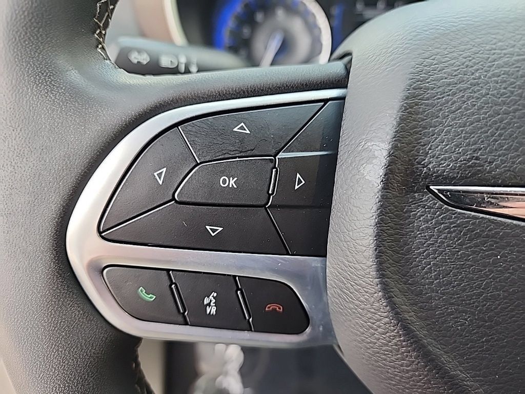 Used 2023 Chrysler Voyager LX FWD image 12