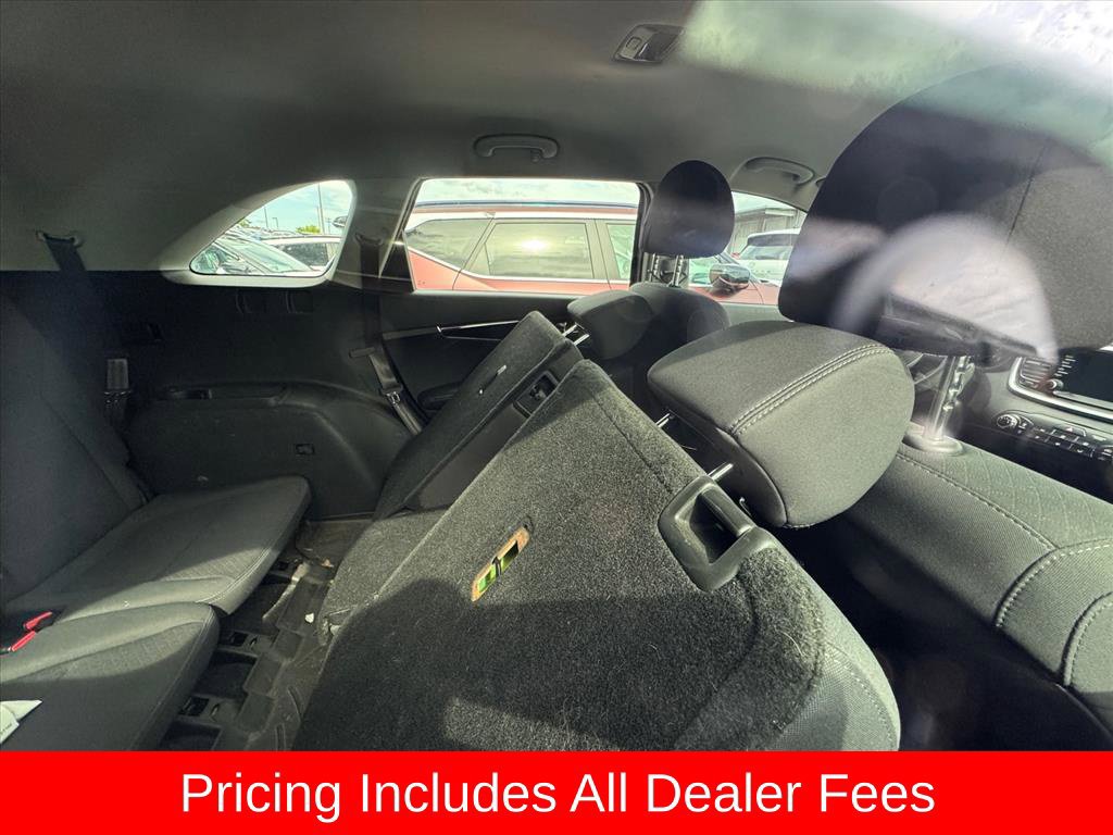 Used 2019 Kia Sorento FWD image 4