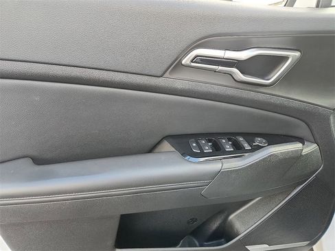 Used 2023 Kia Sportage EX image 13