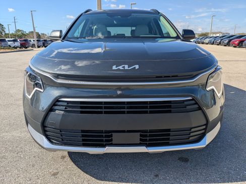 New 2026 Kia Niro EX image 3