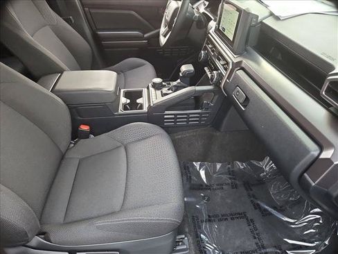 Used 2025 Toyota 4Runner SR5 AWD/4WD image 26