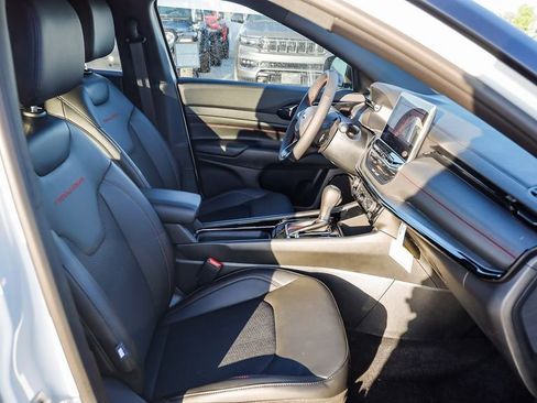 New 2026 Jeep Compass Trailhawk w/ Sun, Sound & Navigation Group image 18