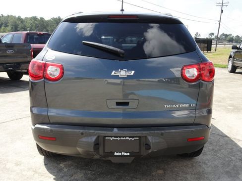 Used 2011 Chevrolet Traverse LT w/ Personal Connectivity Package FWD image 4
