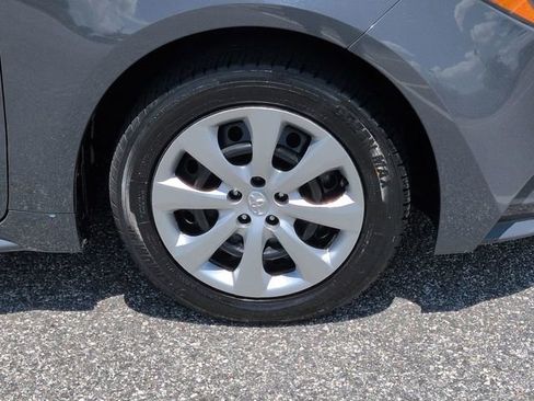 Used 2023 Toyota Corolla LE FWD image 11