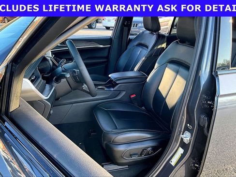 Used 2025 Jeep Grand Cherokee Limited AWD/4WD image 20