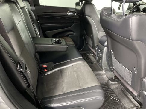 Used 2022 Jeep Grand Cherokee Laredo X AWD/4WD image 12