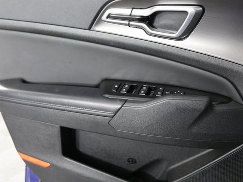 Used 2023 Kia Sportage EX image 13