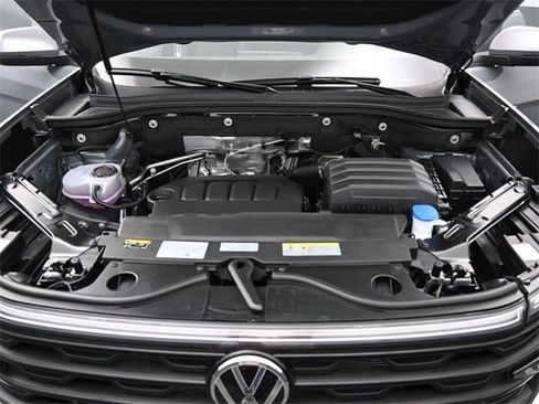 New 2026 Volkswagen Atlas Cross Sport SE image 15