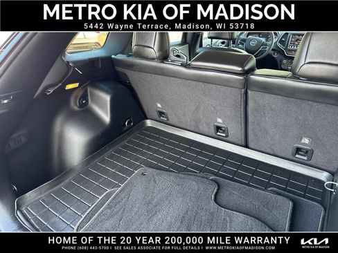 Used 2021 Jeep Cherokee Latitude Lux w/ Comfort/Convenience Group AWD/4WD image 34