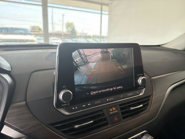 Used 2023 Nissan Altima 2.5 SV FWD image 25