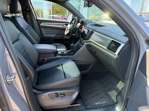 Used 2023 Volkswagen Atlas Cross Sport SEL R-Line AWD/4WD image 23