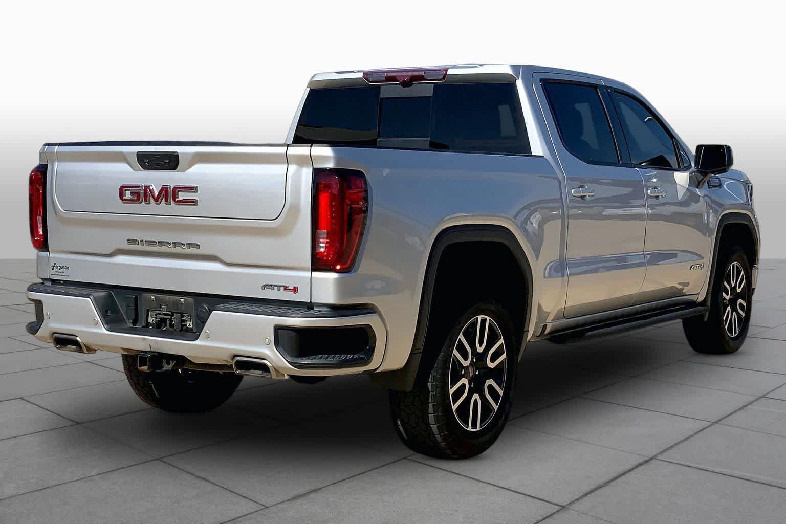 Used 2022 GMC Sierra 1500 AT4 w/ AT4 Premium Package AWD/4WD image 12