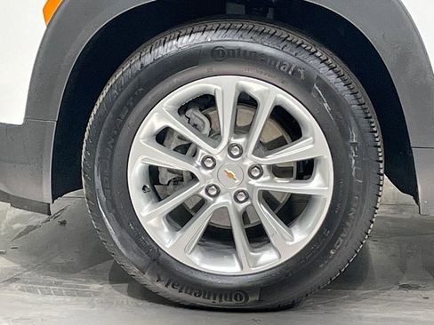 Used 2025 Chevrolet TrailBlazer LS w/ LS Convenience Package FWD image 16