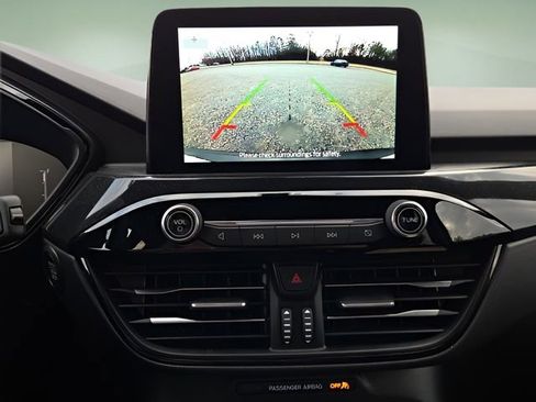 Used 2025 Ford Escape ST-Line Elite w/ Class II Trailer Tow Package image 32